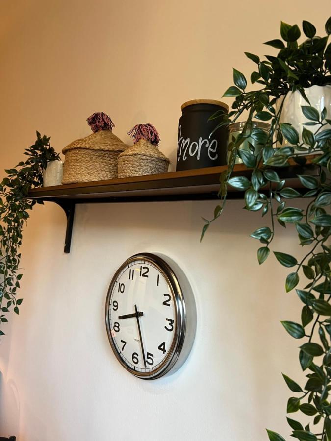 Stylish Apartment 3 Km Away From Duomo - Netflix, Wi-Fi, All Comforts Included มิลาน ภายนอก รูปภาพ