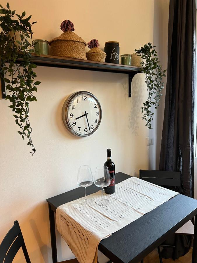 Stylish Apartment 3 Km Away From Duomo - Netflix, Wi-Fi, All Comforts Included มิลาน ภายนอก รูปภาพ