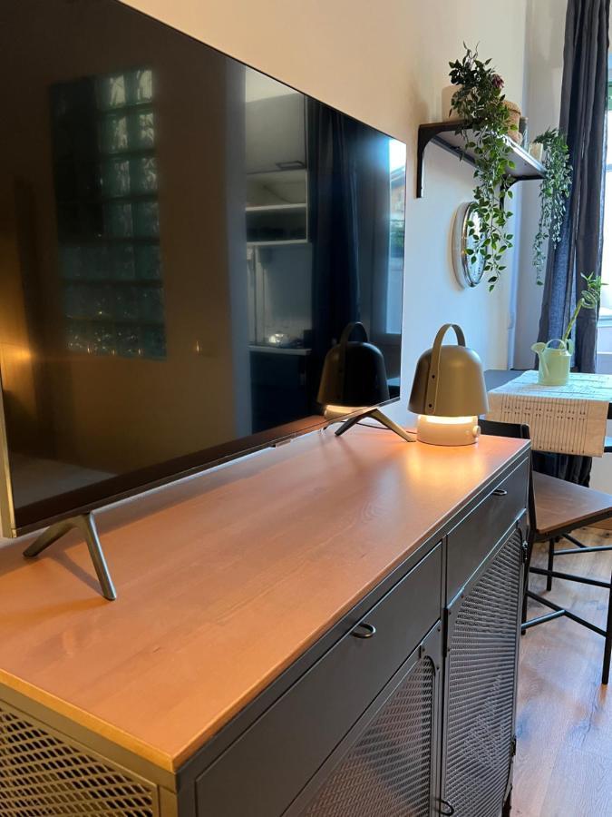Stylish Apartment 3 Km Away From Duomo - Netflix, Wi-Fi, All Comforts Included มิลาน ภายนอก รูปภาพ