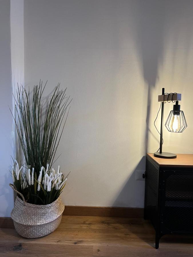 Stylish Apartment 3 Km Away From Duomo - Netflix, Wi-Fi, All Comforts Included มิลาน ภายนอก รูปภาพ
