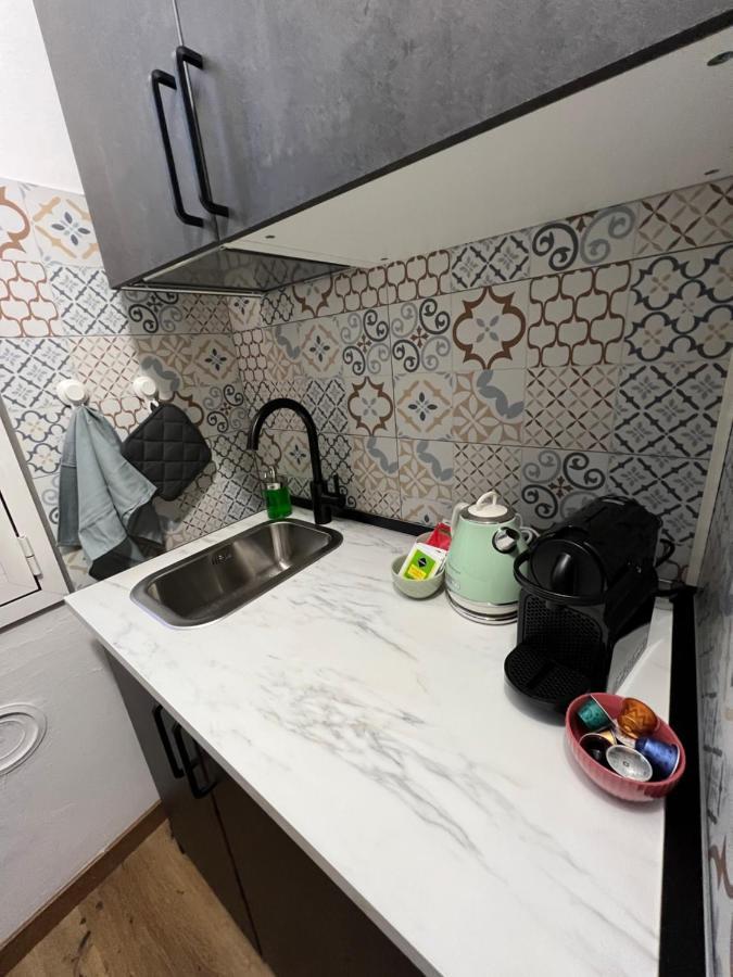 Stylish Apartment 3 Km Away From Duomo - Netflix, Wi-Fi, All Comforts Included มิลาน ภายนอก รูปภาพ