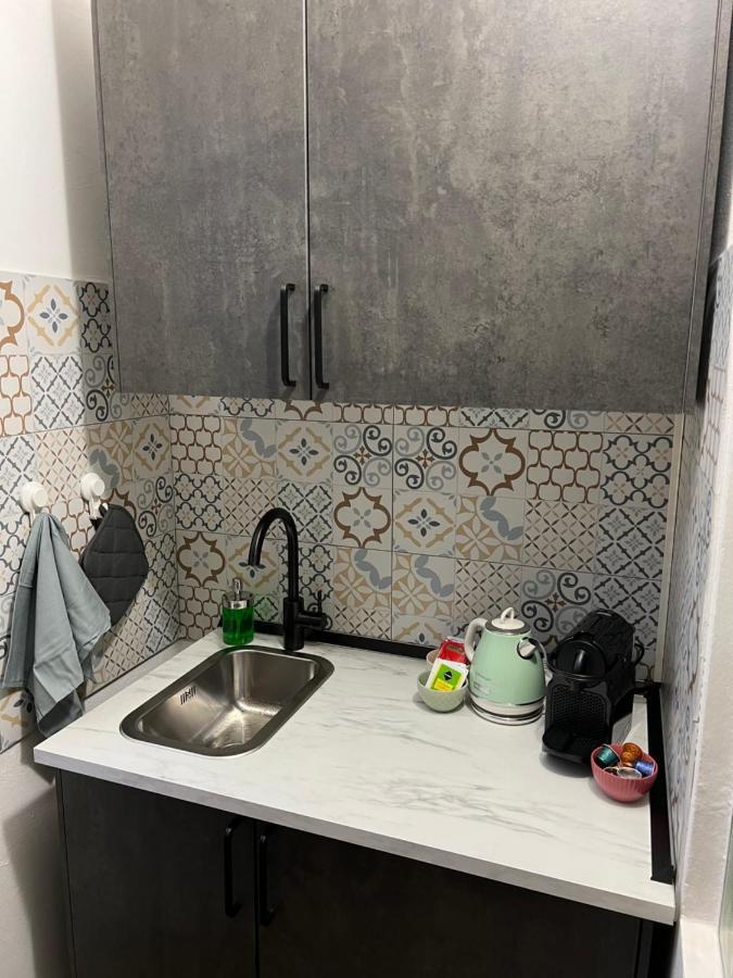 Stylish Apartment 3 Km Away From Duomo - Netflix, Wi-Fi, All Comforts Included มิลาน ภายนอก รูปภาพ