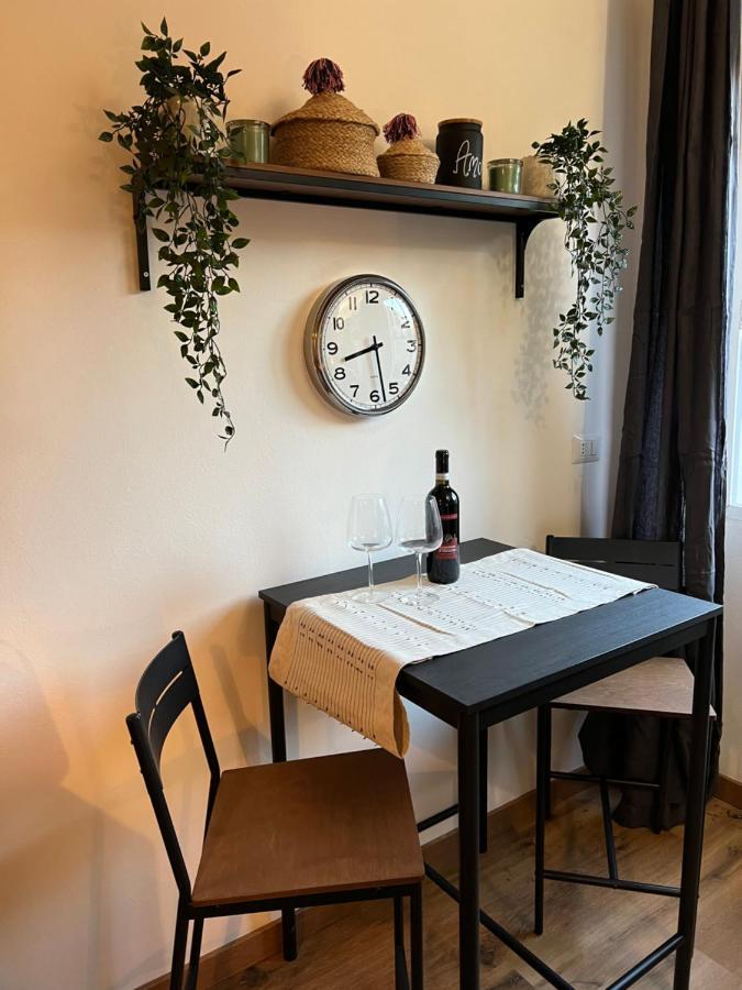 Stylish Apartment 3 Km Away From Duomo - Netflix, Wi-Fi, All Comforts Included มิลาน ภายนอก รูปภาพ
